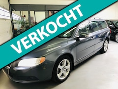 Volvo V70 - 3.2 AWD 238pk/Xenon/trekhaak/Vol leer