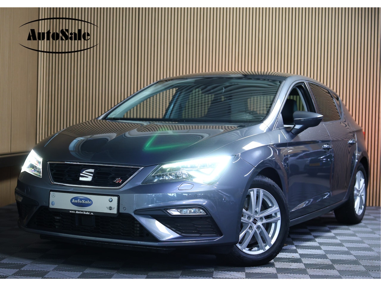 SEAT Leon - 1.8 TSI FR DSG 180pk CARPLAY BEATS LEDER CRUISE STOELVW '18 - AutoWereld.nl