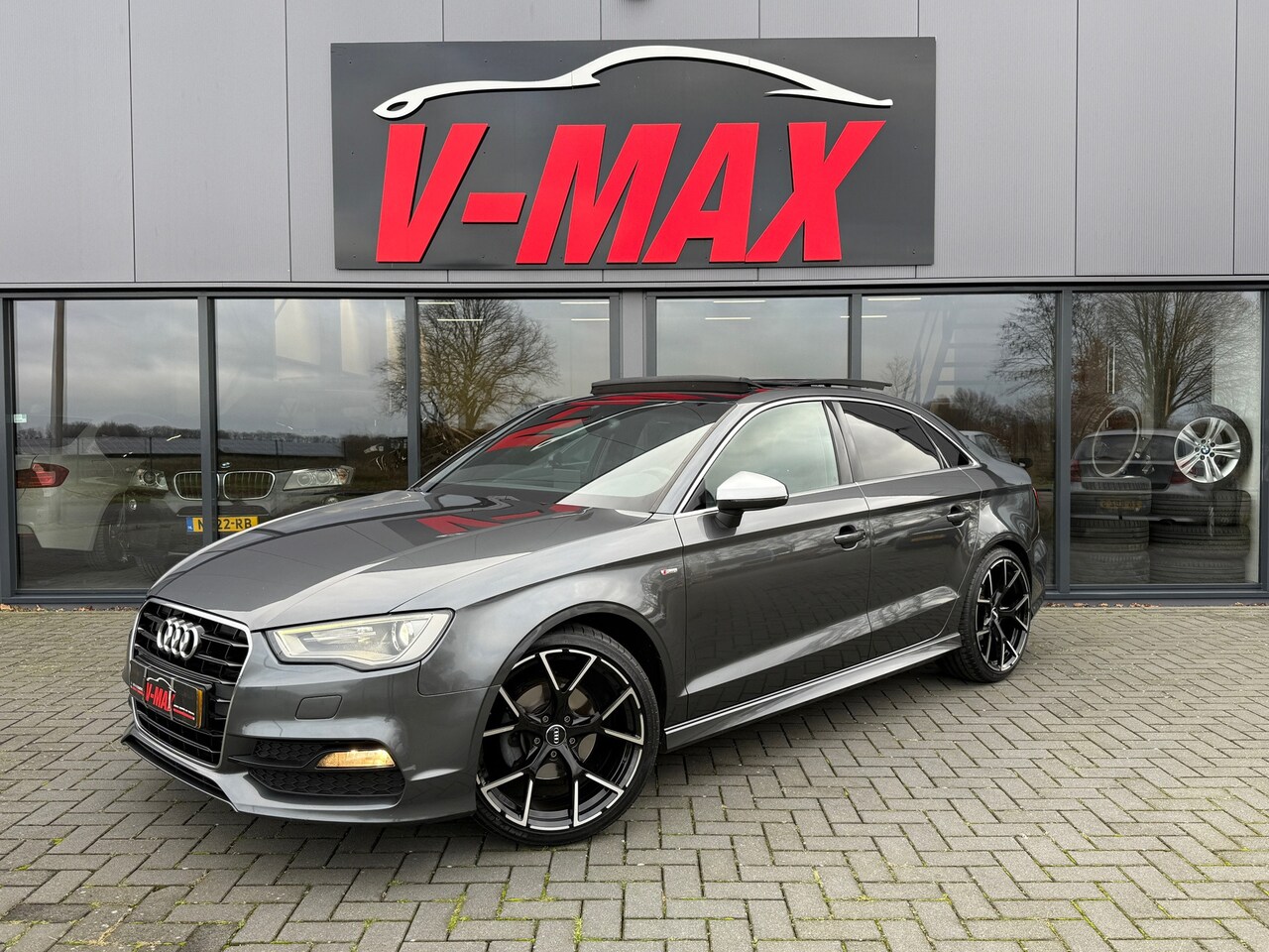Audi A3 Limousine - 1.4 TFSI CoD S-Tron 3X S-Line Pano Carplay Stoelverw - AutoWereld.nl