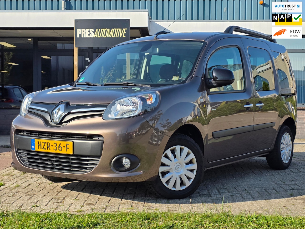 Renault Kangoo Family - 1.2 TCe Limited Start&Stop |CLIMA|PDC - AutoWereld.nl