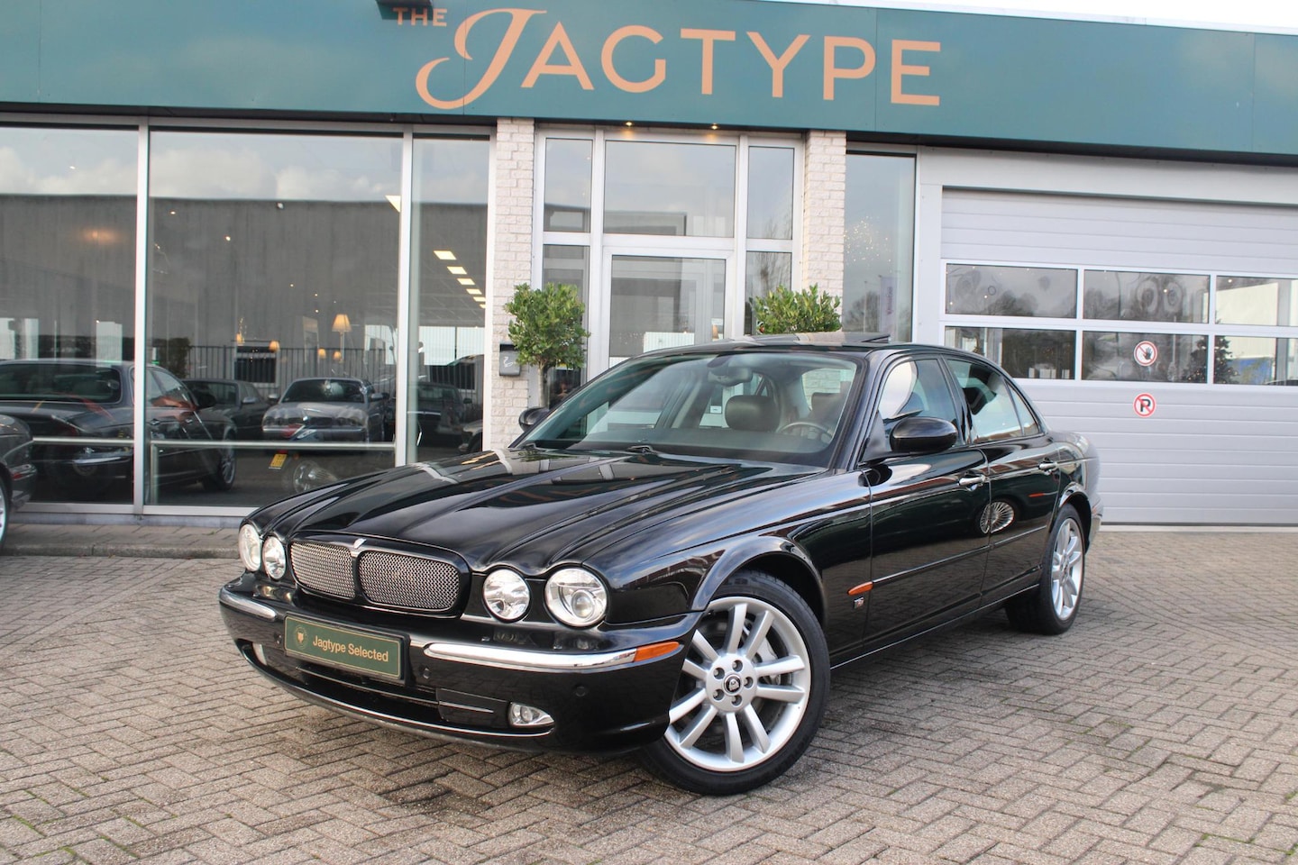 Jaguar XJR - 4.2 V8 S/C 4.2 V8 S/C - AutoWereld.nl