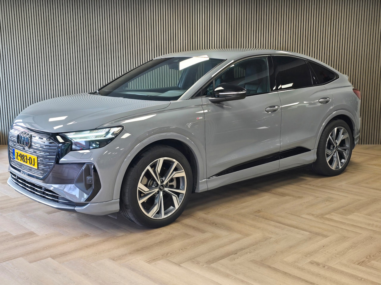 Audi Q4 Sportback e-tron - 45 S Edition 82 kWh TREKHAAK CAMERA PARKEERSENSOREN VOOR EN ACHTER NAVI ADAPTIEVE CRUISE C - AutoWereld.nl