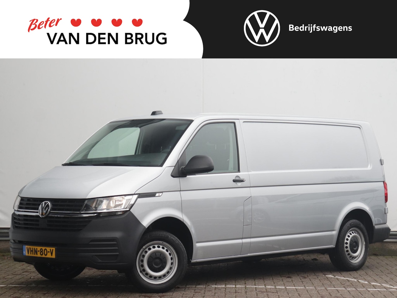 Volkswagen Transporter - 2.0 TDI L2H1 28 Economy Business | Trekhaak | Parkeersensoren | Cruise control | App-conne - AutoWereld.nl