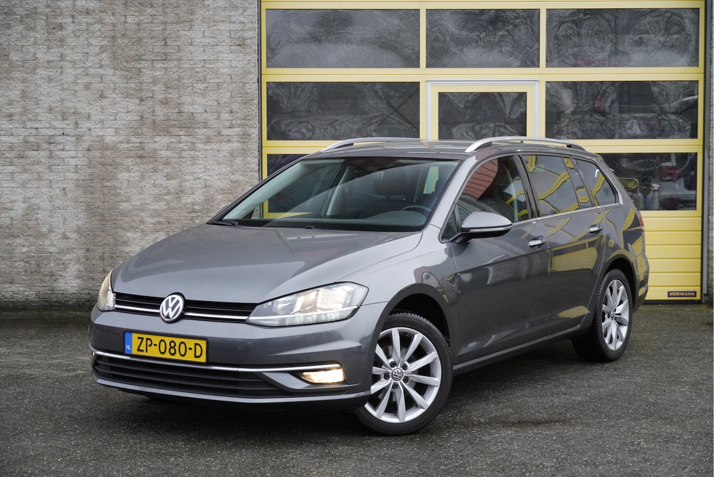 Volkswagen Golf Variant - 1.0 TSI Highline BJ2019 Lmv 17" | Led | Pdc | Navi | Trekhaak | Achteruitrijcamera | Dashb - AutoWereld.nl