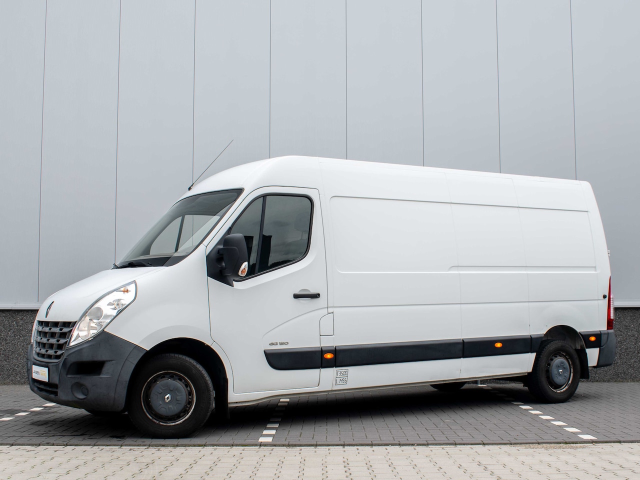 Renault Master - T35 2.3 dCi L3H2 | Cruise Control | Trekhaak 2500kg | Airco | Lage KM stand! - AutoWereld.nl