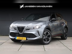 Alfa Romeo Junior - 1.2 Turbo Hybrid Ibrida Speciale / Direct leverbaar / Sportpack / Panoramadak