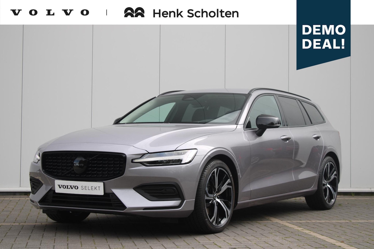 Volvo V60 - B4 Essential Edition | Adaptieve Cruise Control & Pilot Assist | Verwarmbare voorstoelen + - AutoWereld.nl