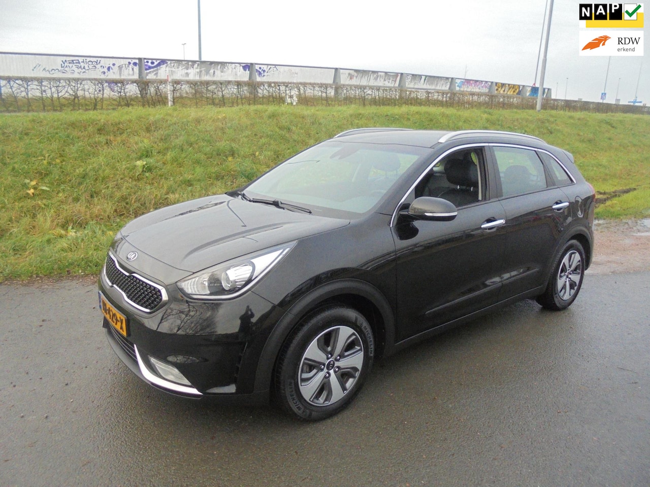 Kia Niro - Kia Niro 1.6 Gdi Hybrid airco ecc navigatie camera trekhaak - AutoWereld.nl