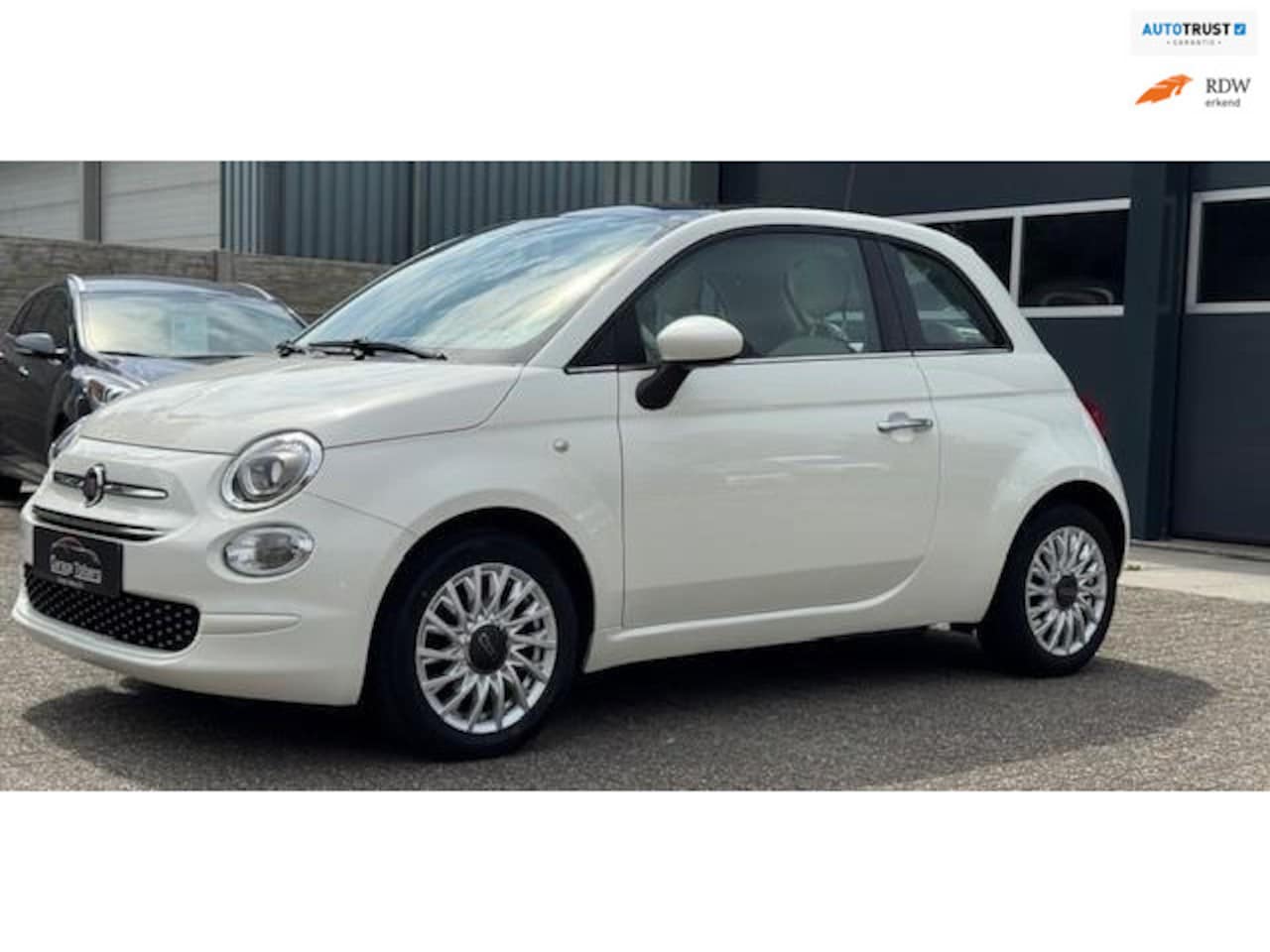 Fiat 500 - 1.2 Lounge met panorama dak, heeft nog maar 57147 kilometer gelopen. Hij ziet er keurig ne - AutoWereld.nl