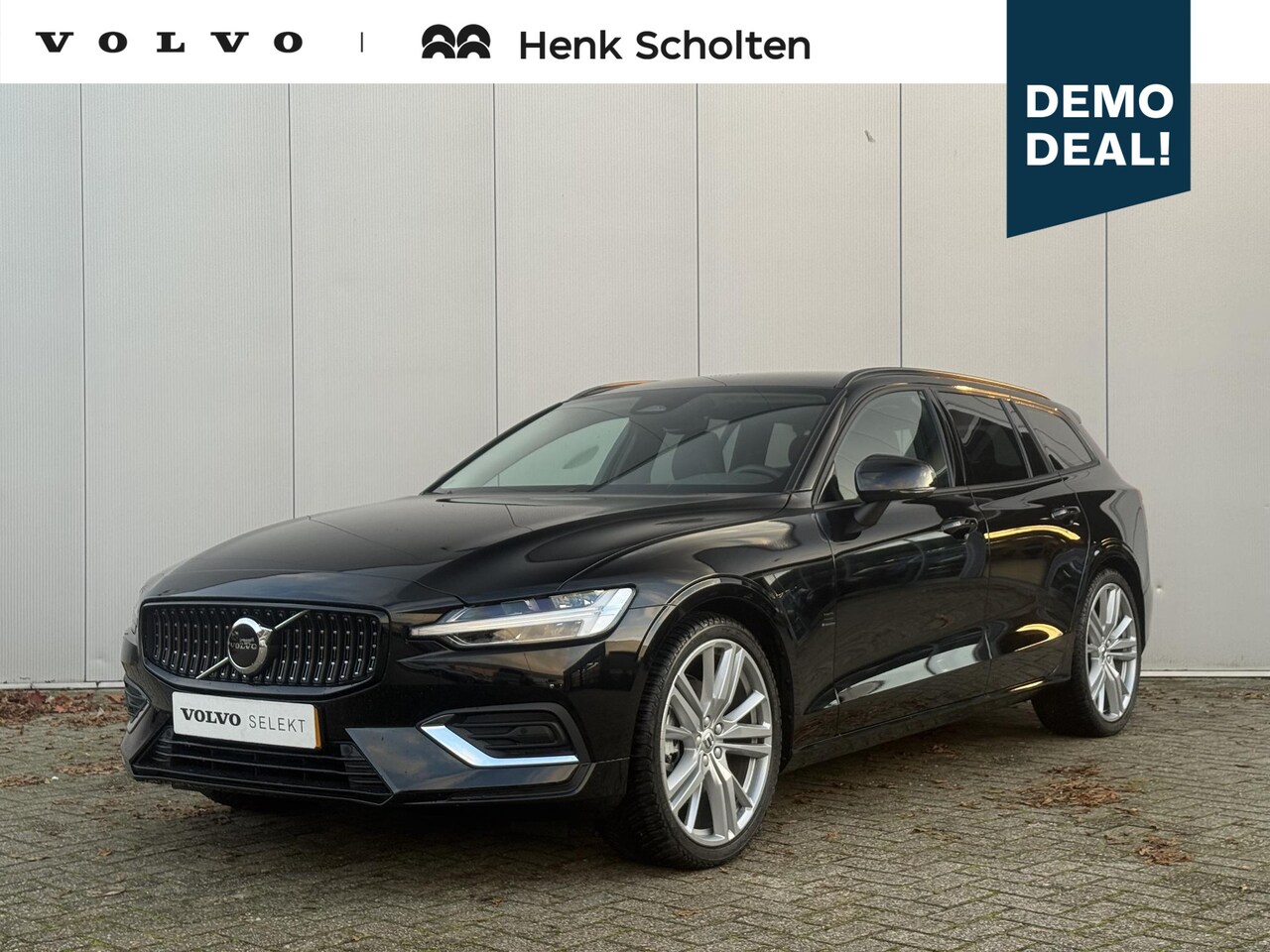 Volvo V60 - B4 Automaat Essential Edition | 20" Lichtmetalen velgen | Lederen bekleding | Climate Pack - AutoWereld.nl
