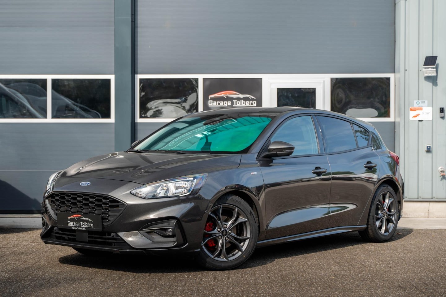 Ford Focus - 1.0 EcoBoost ST Line Business X pakket, full LED in de kleur grijs heeft vele opties en ri - AutoWereld.nl