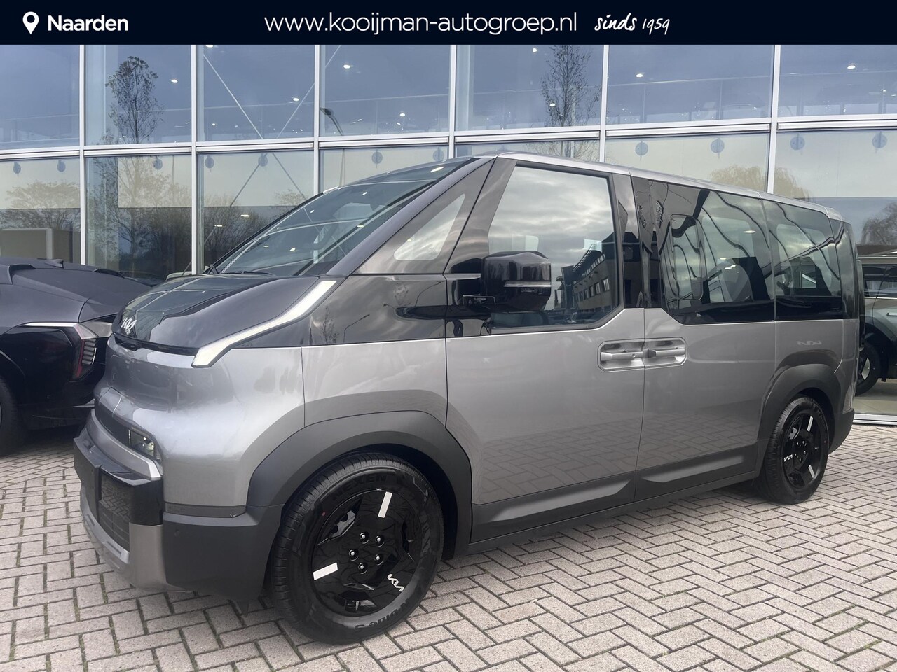 Kia PV5 Passenger - Plus 71.2 kWh Nieuw! | Wilt u snel rijden? Bel ons voor een scherp voorstel!! - AutoWereld.nl