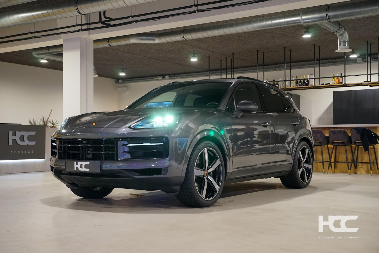 Porsche Cayenne - E-Hybrid | 22'' | Bijrij. Display | Stoelventi. | - AutoWereld.nl