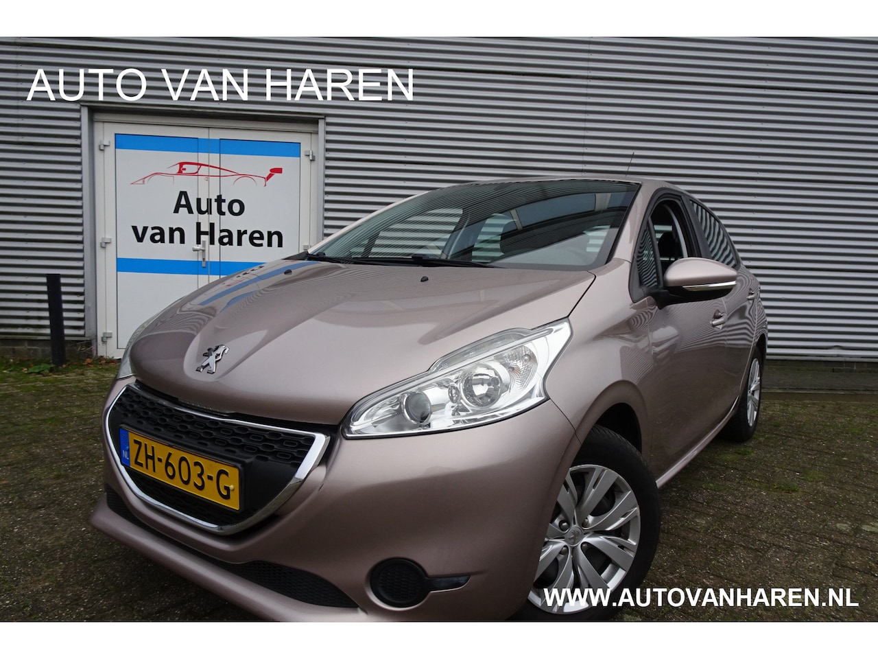 Peugeot 208 - 1.2 5-DRS AIRCO TREKHAAK - AutoWereld.nl