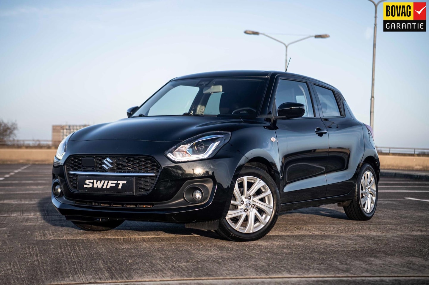 Suzuki Swift - 1.2 Select Smart Hybrid | Automaat | Airco | Adaptieve Cruise Control | Camera | Stoelverw - AutoWereld.nl