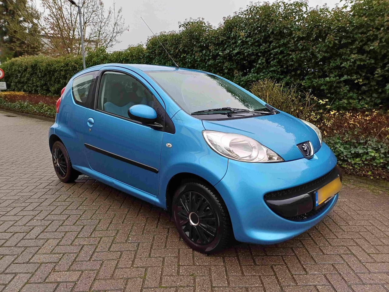 Peugeot 107 - 1.0-12V XR airco - AutoWereld.nl
