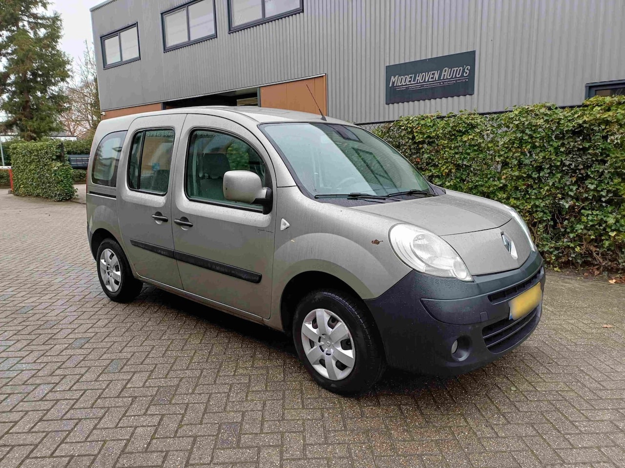 Renault Kangoo Family - 1.6-16V Expression invalide / rolstoel vervoer - AutoWereld.nl