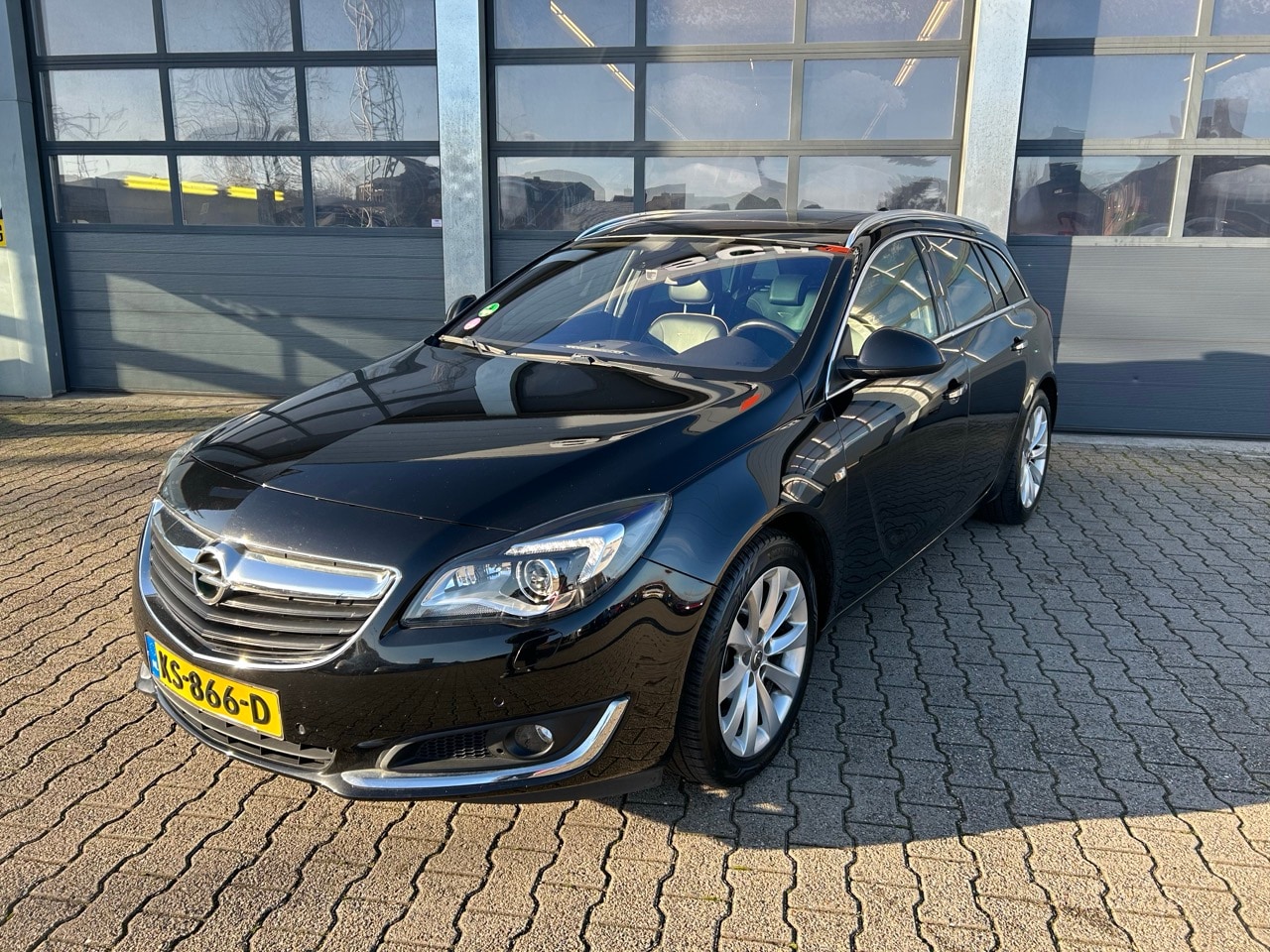 Opel Insignia - 1.6 Turbo 170pk Business Executive - AutoWereld.nl