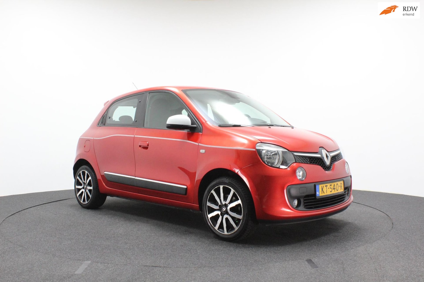Renault Twingo - 1.0 SCe Dynamique | Airco | Sportvelgen | Goed onderhouden | Parkeersensoren - AutoWereld.nl
