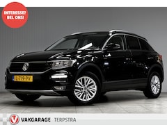 Volkswagen T-Roc - 1.5 TSI Style Business /AUTOMAAT /Trekhaak /Camera /Apple + Android /DAB+ /Lane Assist /Na