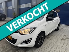 Hyundai i20 - 1.2i i-Drive navigatie Carplay airco 5deurs