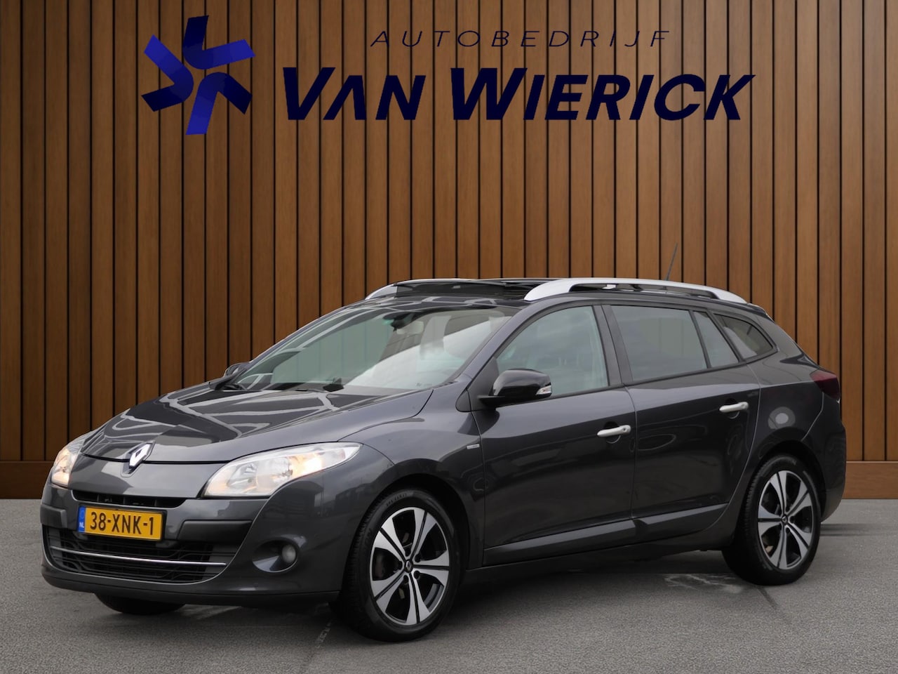 Renault Mégane Estate - 1.4 TCe Bose 131PK | Schuif/Kanteldak | Trekhaak | Cruise | Clima | Half leerstof - AutoWereld.nl