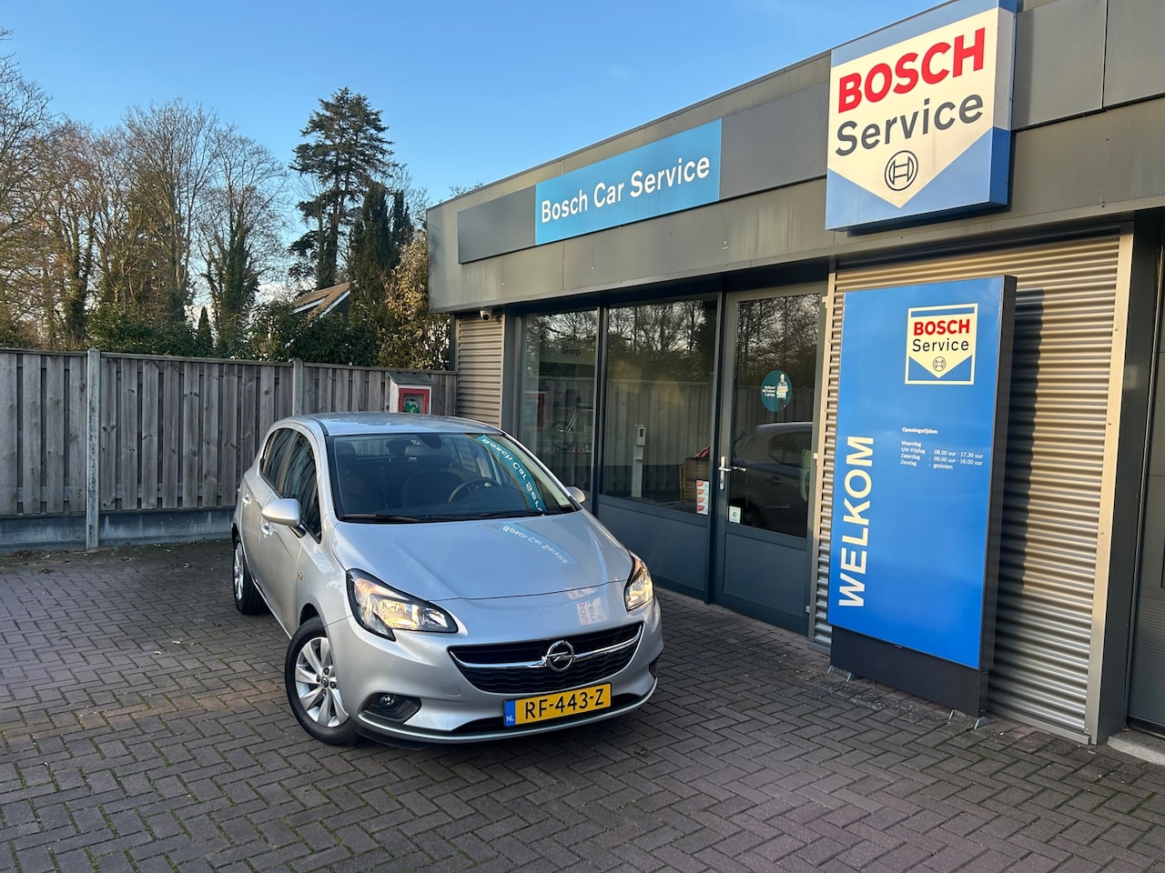 Opel Corsa - ONLINE EDITION 1.4I16V AUTOMAAT - AutoWereld.nl