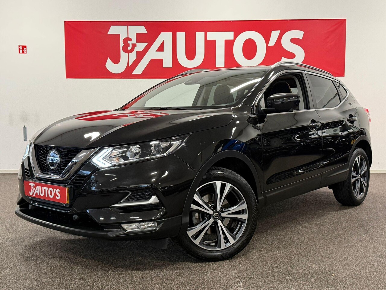 Nissan Qashqai - 1.3 DIG-T N-Connecta NAVIGATIE\CAMERA, PANORAMA, TREKHAAK - AutoWereld.nl