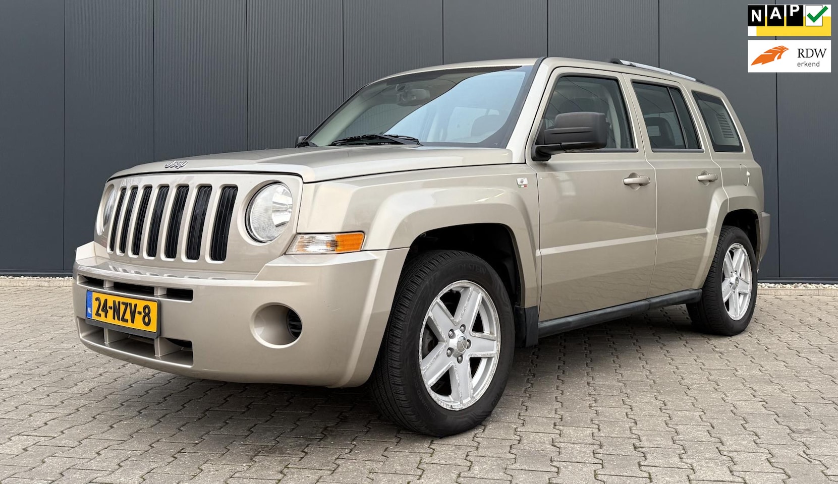 Jeep Patriot - 2.4 Sport Liberty Airco 4WD Nieuw APK - AutoWereld.nl