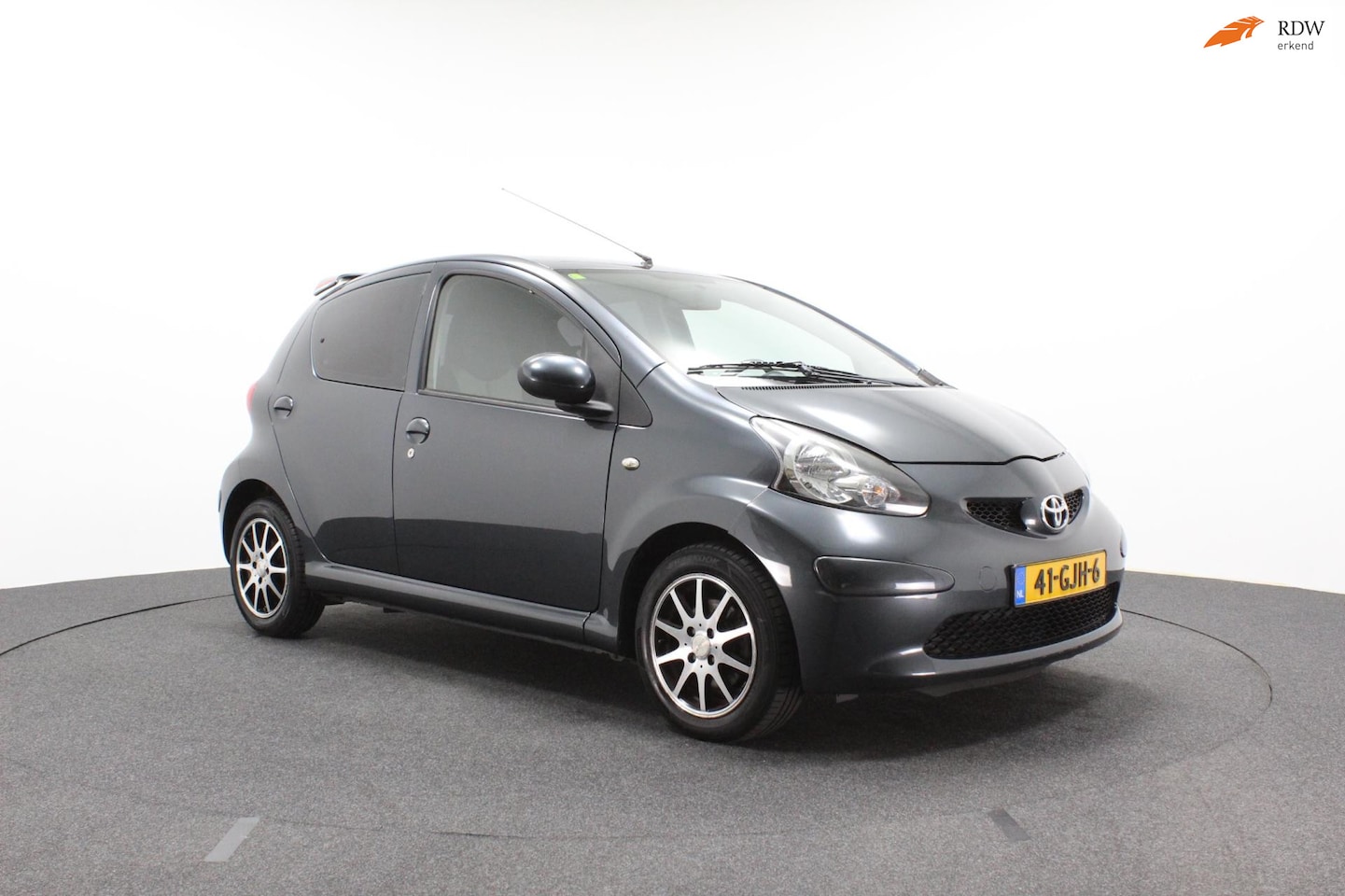 Toyota Aygo - 1.0-12V + | Airco | Sportvelgen | Lederen bekleding | Sportief | Elektrische ramen - AutoWereld.nl
