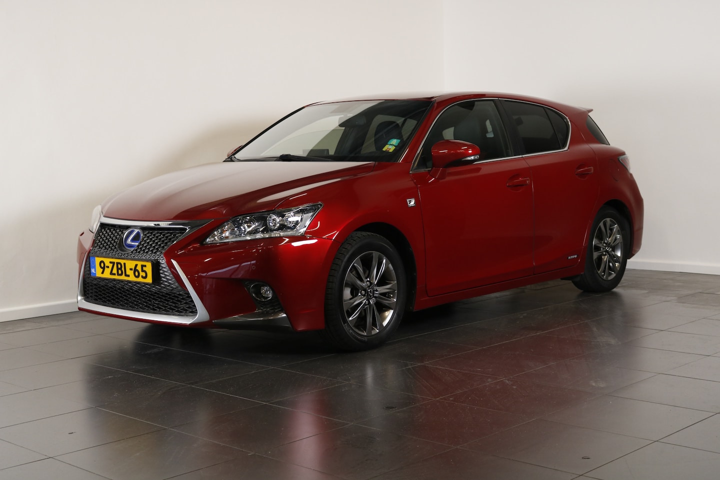 Lexus CT 200h - F Sport Line - AutoWereld.nl