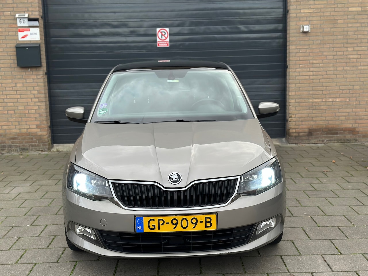 Skoda Fabia - 1.2 TSI Edition Climate Cruise Control Pano PDC ACC - AutoWereld.nl