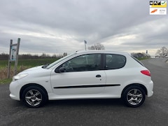 Peugeot 206 - 1.1 XR