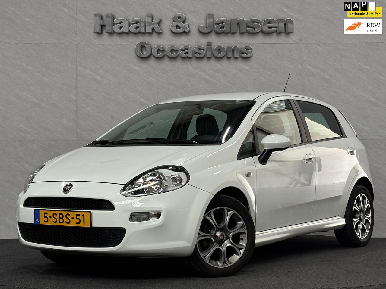 Fiat Punto Evo - 0.9 TwinAir Pop Cruisecontrol Airco Trekhaak - AutoWereld.nl
