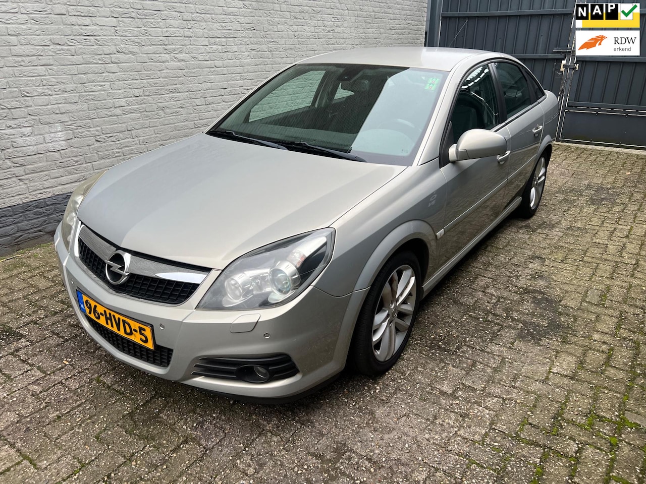 Opel Vectra GTS - 2.2-16V Executive OPEL VECTRA GTS BJ 2010 209058 motor loopt slecht - AutoWereld.nl