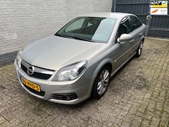 Opel Vectra GTS - 2.2-16V VECTRA GTS BJ 2010 bieden vanaf 750motor loopt slecht