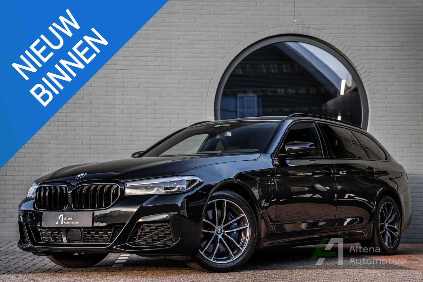 BMW 5-serie Touring - 530e High Executive M-sport, trekhaak, camera - AutoWereld.nl