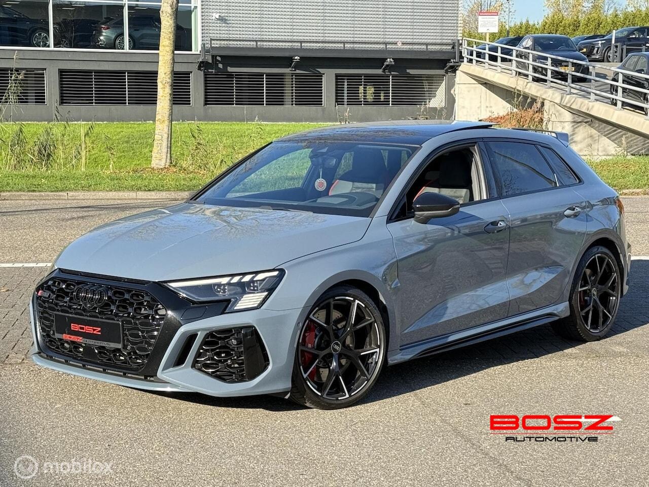 Audi RS3 - Sportback 2.5 TFSI QUATTRO PANO HDUP MASSAGE VOL - AutoWereld.nl