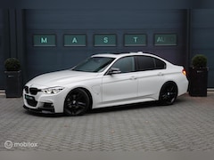 BMW 3-serie - 330e High Executive|M-sport|HUD|Schuifdak|Leder|