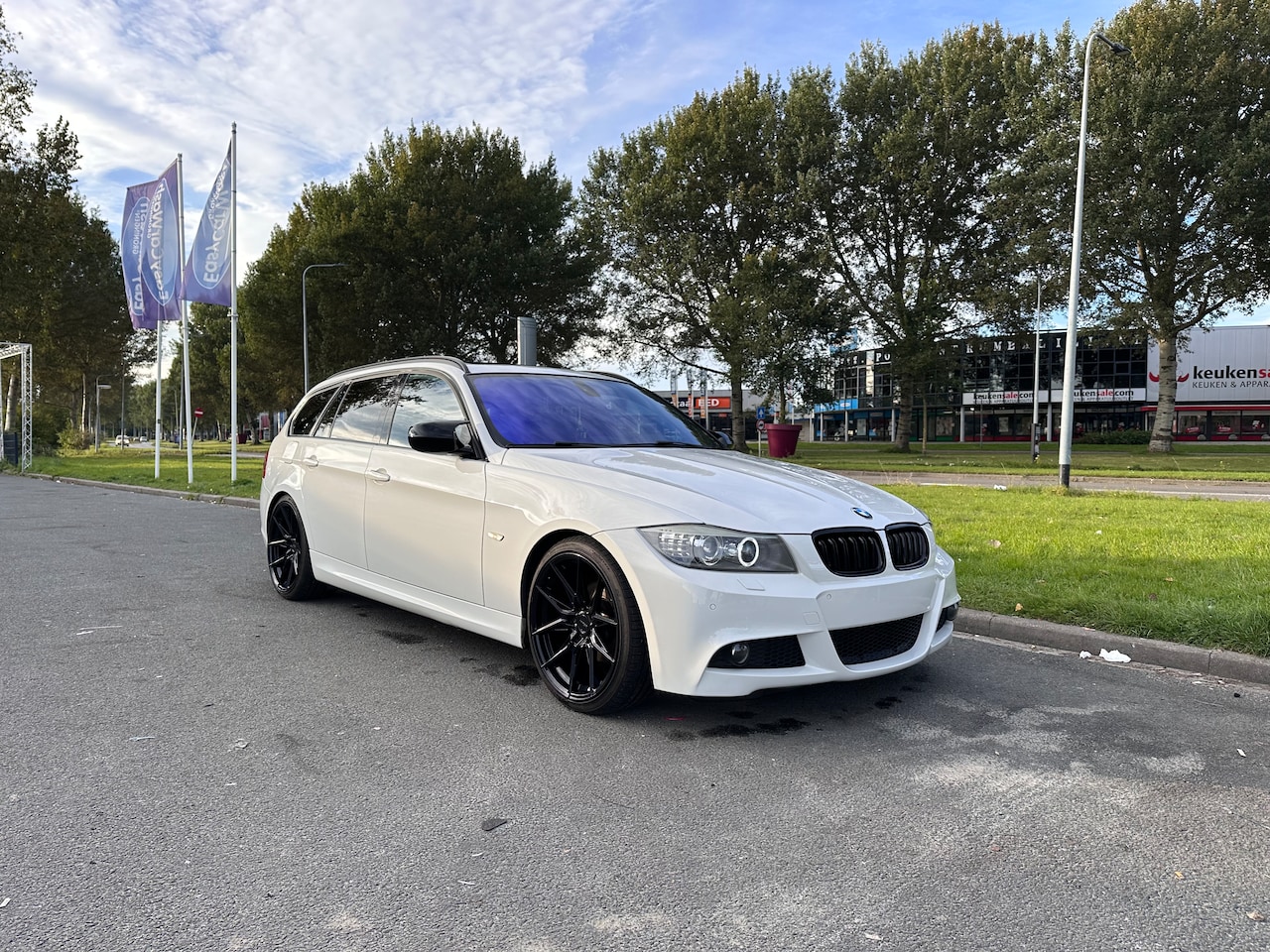 BMW 3-serie Touring - 318i High Executive - AutoWereld.nl