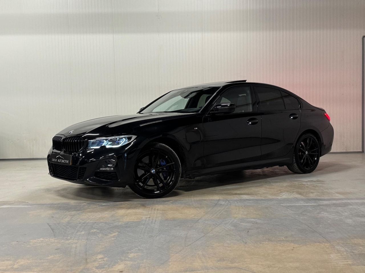 BMW 3-serie - 330e eDrive Edition | M-SPORT | SCHUIF/KANTEL | HUD | H&K | LED | SHADOW LINE - AutoWereld.nl