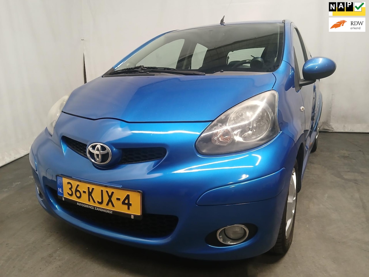 Toyota Aygo - 1.0-12V Dynamic Blue SCHADEAUTO! - AutoWereld.nl