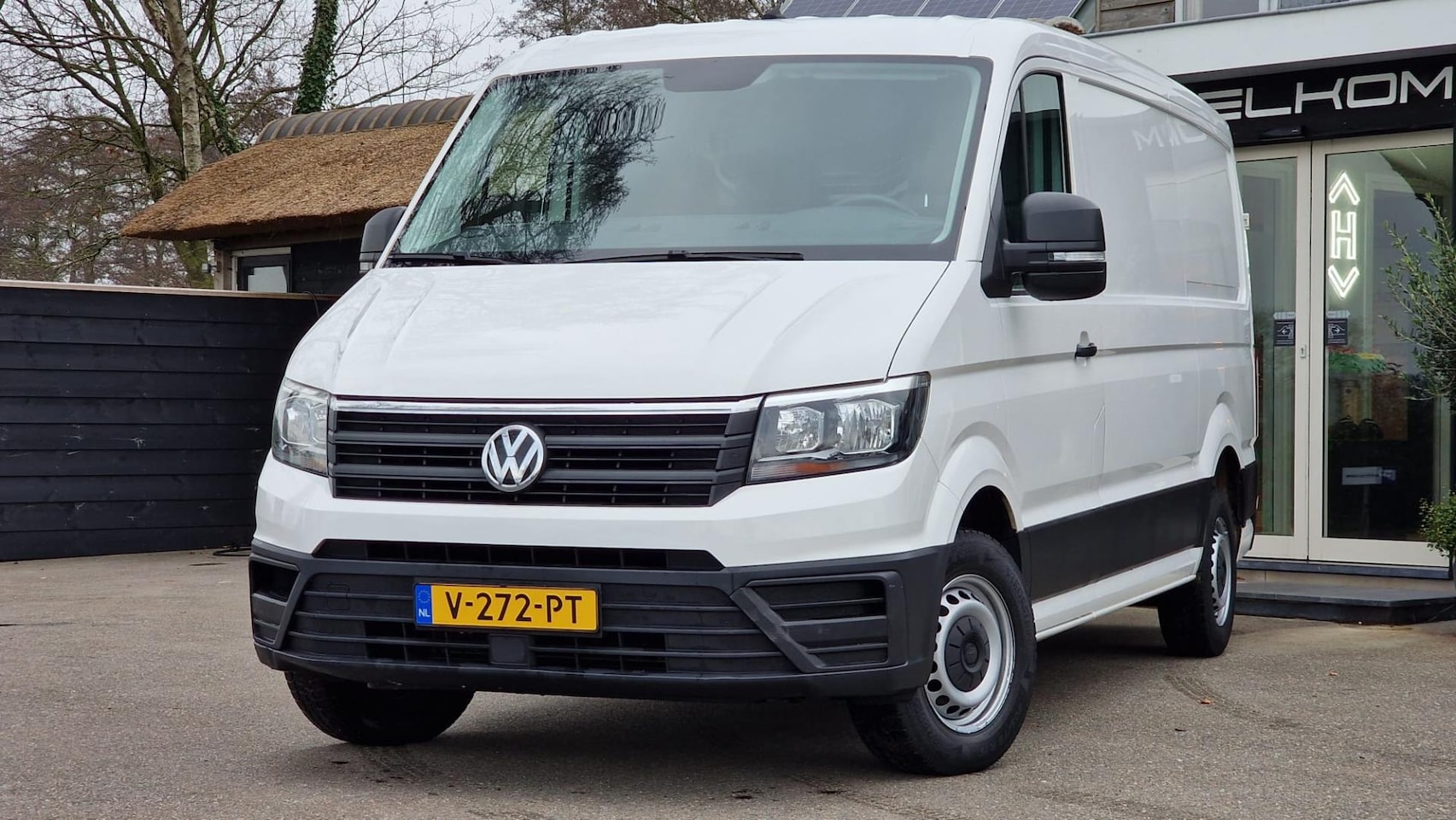 Volkswagen Crafter - 30 2.0 TDI L3H2 Airco I Bluetooth I 3 Zitplaatsen I Elektrisch bedienbare ramen en spiegel - AutoWereld.nl
