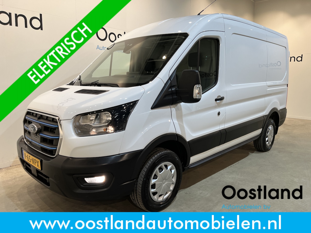 Ford E-Transit - 350 L2H2 Trend 89 kWh / 100% Elektrisch !! / Airco / Cruise Control / CarPlay / Camera / N - AutoWereld.nl