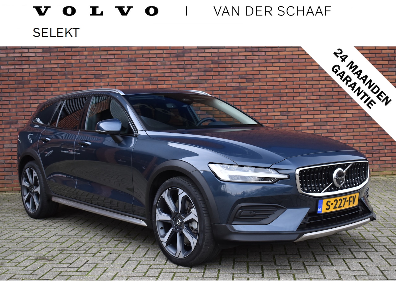 Volvo V60 Cross Country - B5 265PK AWD Plus | Styling Kit | 20'' | 360 Camera | - AutoWereld.nl
