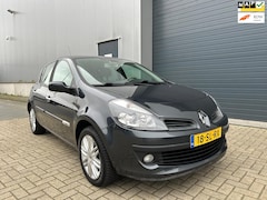 Renault Clio - 1.6i 16V Initiale CLIMA PDC LEDER 5DRS NAP