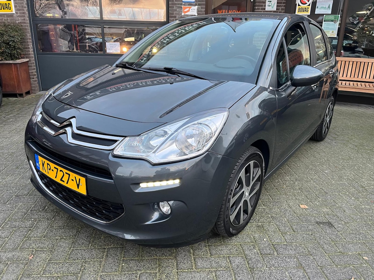 Citroën C3 - 1.2 PureTech Trekhaak Navigatie - AutoWereld.nl