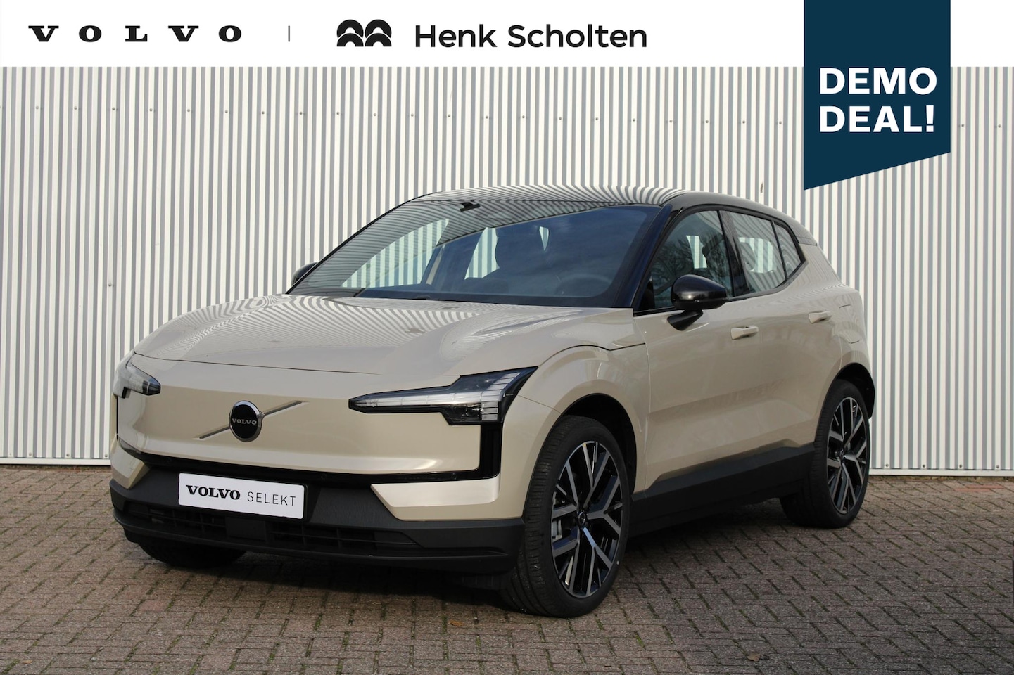 Volvo EX30 - Single Motor Extended Range Plus Europa | Achteruitrijcamera | Elektrisch bedienbare stoel - AutoWereld.nl