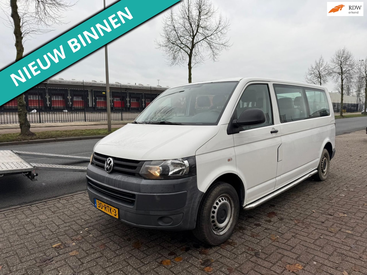 Volkswagen Transporter Kombi - 2.0 TDI L2H1 Trendline 9 PERS MET AIRCO - AutoWereld.nl
