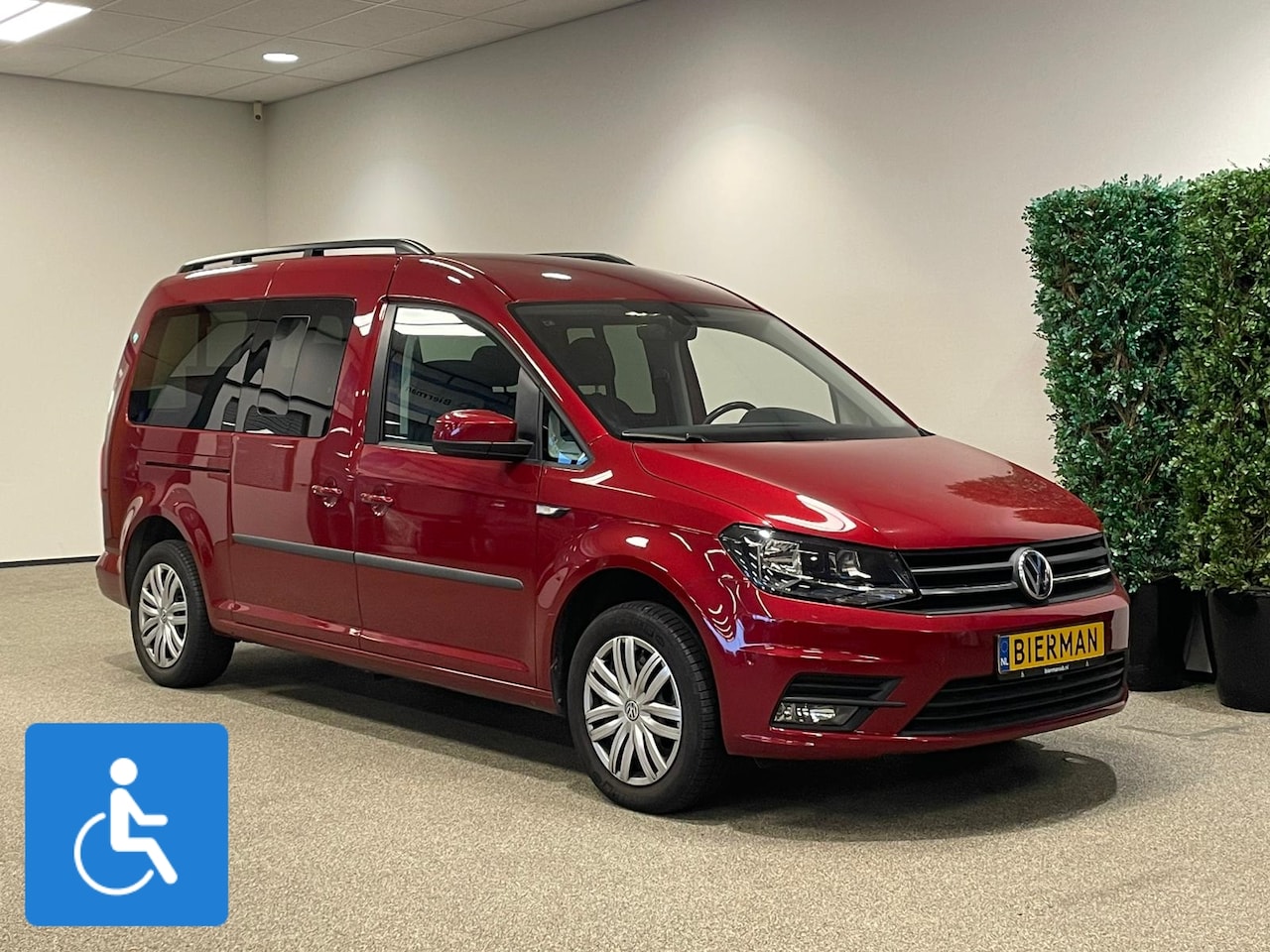 Volkswagen Caddy Maxi - Rolstoelauto + Draaistoel Turny Evo - AutoWereld.nl